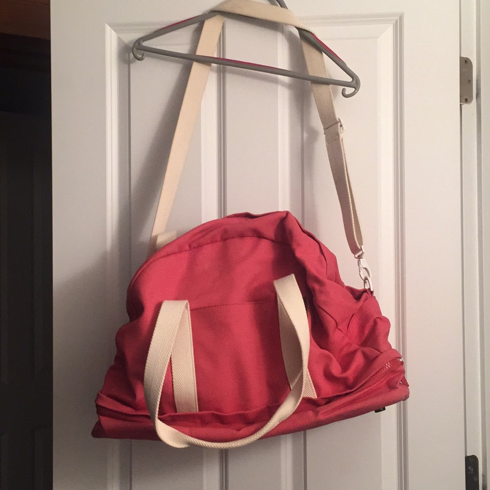 Kate Spade Saturday Weekender